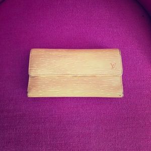 Louis Vuitton Epi leather wallet
